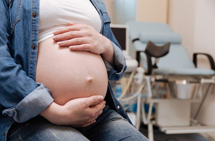 Белые выделения при беременности в 1, 2, 3 триместре